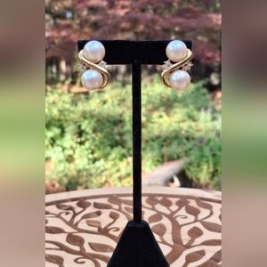 New Vintage Signed Richelieu Faux Pearl And Rhinestone Clip On Earrings